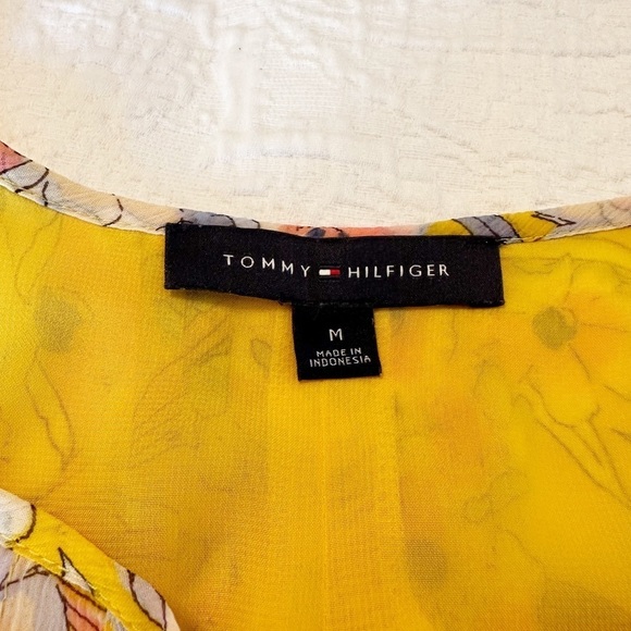Tommy Hilfiger Pin Tuck Yellow Floral Blouse - Medium - Picture 7 of 16